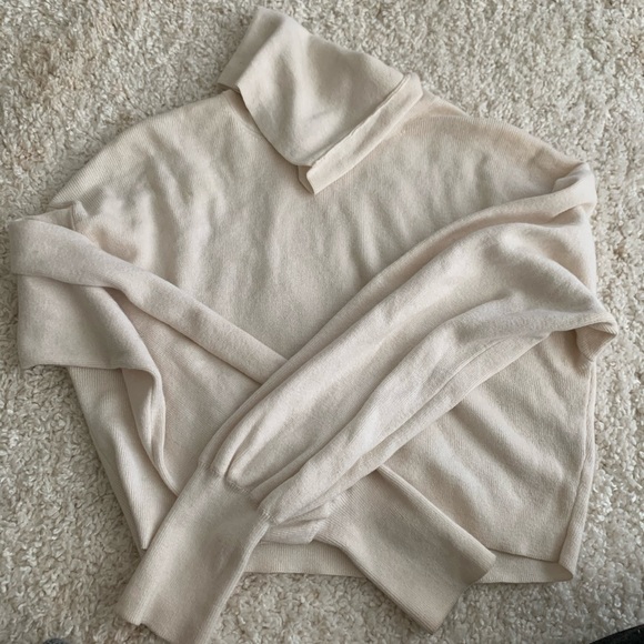 aritzia Wilfred Rebecca sweater - Picture 2 of 6